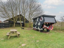 Daisy (Cow Shed 1) - Suffolk & Essex - 1153457 - thumbnail photo 14