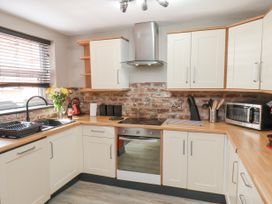 32 Ashville Avenue - North Yorkshire (incl. Whitby) - 1154663 - thumbnail photo 9