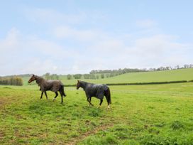 Manor Farm Cabin - Cotswolds - 1154674 - thumbnail photo 13