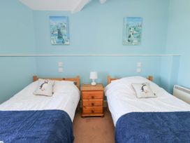 Bethan Apartment - Anglesey - 1155072 - thumbnail photo 12