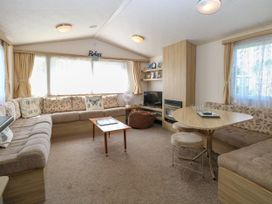 735 caravan - Norfolk - 1155793 - thumbnail photo 2