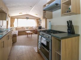 735 caravan - Norfolk - 1155793 - thumbnail photo 10