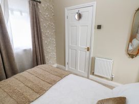 22 Morlan Terrace - South Wales - 1156536 - thumbnail photo 16