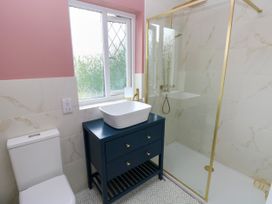 22 Morlan Terrace - South Wales - 1156536 - thumbnail photo 17