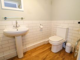 Flat, 1 Rose Hill Street - North Wales - 1157727 - thumbnail photo 12