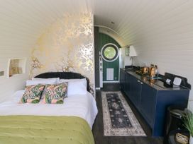 Roselea Luxury Pod Lodge - South Wales - 1157918 - thumbnail photo 10