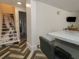 Flats 1 - Dorset - 1157986 - thumbnail photo 12