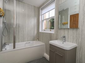 Flats 1 - Dorset - 1157986 - thumbnail photo 17