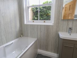 Flats 1 - Dorset - 1157986 - thumbnail photo 18