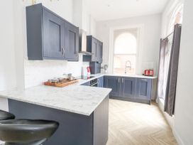 Flat 2, Thornlow Heights - Dorset - 1158490 - thumbnail photo 2