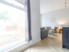 Flat 2, Thornlow Heights - Dorset - 1158490 - thumbnail photo 6