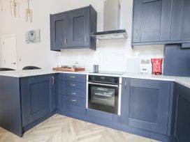 Flat 2, Thornlow Heights - Dorset - 1158490 - thumbnail photo 8