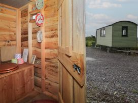 Shepherd's Hut at Penrallt Goch - North Wales - 1158648 - thumbnail photo 16