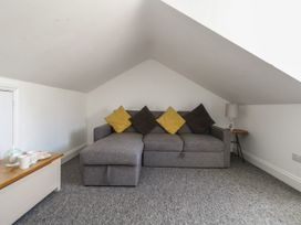 Flat 4 - Hengistdury - Dorset - 1158720 - thumbnail photo 13