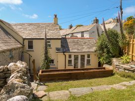 A house and garden area at Hilldene in Treknow