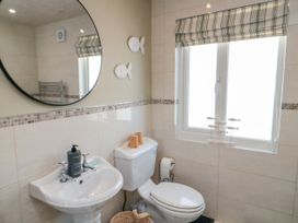 6 Clarence Place - North Yorkshire (incl. Whitby) - 1159608 - thumbnail photo 27