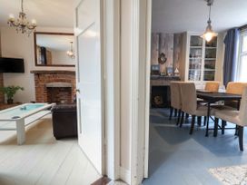 18 Chamberlaine Road - Dorset - 1161457 - thumbnail photo 5