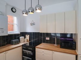 18 Chamberlaine Road - Dorset - 1161457 - thumbnail photo 11