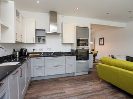 Harbourside Apartment - North Wales - 1161513 - thumbnail photo 12