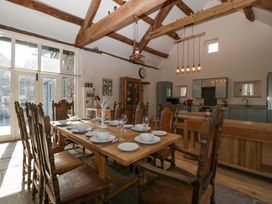White Haywood Barn - Herefordshire - 1161980 - thumbnail photo 10
