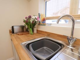 Flat 1 - North Yorkshire (incl. Whitby) - 1162122 - thumbnail photo 17
