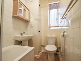 Flat 3, St Agnes House - Dorset - 1162960 - thumbnail photo 15