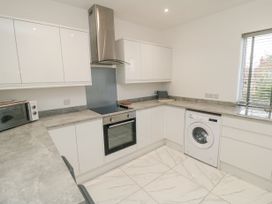 Bridlington Shore Apartment - North Yorkshire (incl. Whitby) - 1163076 - thumbnail photo 4