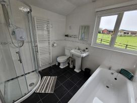 Bryn Y Garreg Cottage - The Wireless Tech Free Farm - North Wales - 1163998 - thumbnail photo 30