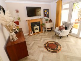 Alban Road - South Wales - 1164205 - thumbnail photo 3