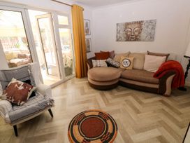Alban Road - South Wales - 1164205 - thumbnail photo 4