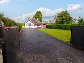 A house and driveway with gate at Rosemont Adare