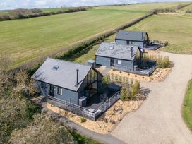 Hare's Hill -  - 1165100 - thumbnail photo 25