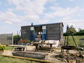 Lillie's Shepherds Hut at Shepherds Lodge Retreat and Wellness -  - 1165646 - thumbnail photo 18