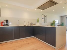 Beach View Fistral - Cornwall - 1165821 - thumbnail photo 7