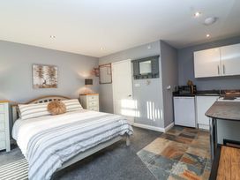 Studio Apartment - Somerset & Wiltshire - 1165930 - thumbnail photo 7