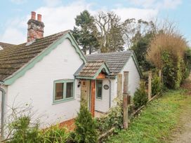 Stable Cottage - Hampshire - 1166063 - thumbnail photo 24