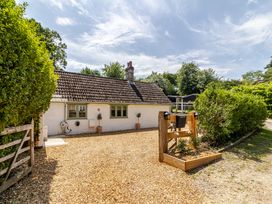 Stable Cottage - Hampshire - 1166063 - thumbnail photo 1