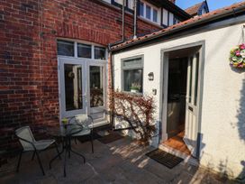 Trackside - North Yorkshire (incl. Whitby) - 1166366 - thumbnail photo 2