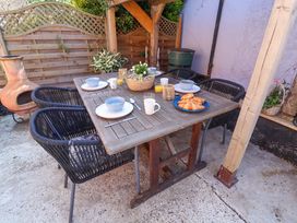 Beehive - Norfolk - 1166462 - thumbnail photo 48