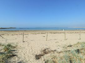 The Harbour - Anglesey - 1166663 - thumbnail photo 33