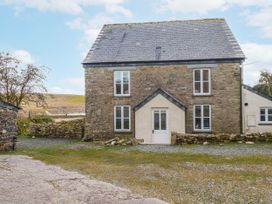 A house with windows and door at Poldue House in Watergate near Camelford