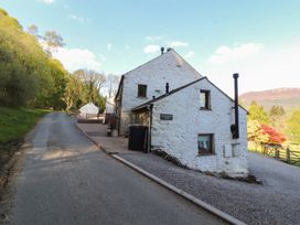 A house by the road at Wren's Nest in Thornthwaite near Braithwaite