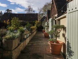 Garden Cottage - Cotswolds - 1166849 - thumbnail photo 18