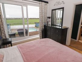 44 Honeyborough Road - South Wales - 1166930 - thumbnail photo 28