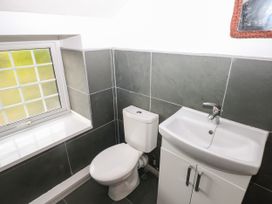 25 St. James Street - South Wales - 1167275 - thumbnail photo 11