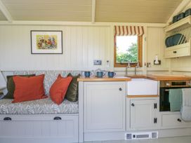 Blackthorn - Cotswolds - 1167895 - thumbnail photo 9