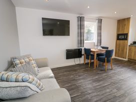 Classic Lodge 26 - North Wales - 1168196 - thumbnail photo 3