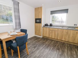 Classic Lodge 26 - North Wales - 1168196 - thumbnail photo 5