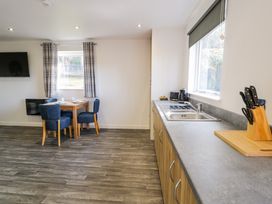 Classic Lodge 26 - North Wales - 1168196 - thumbnail photo 6