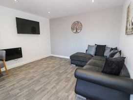 Classic Lodge 31 - North Wales - 1168199 - thumbnail photo 3